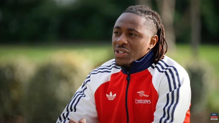  埃泽敞开心扉：主动承担责任，联赛杯决赛承载无限期待。 体育新闻