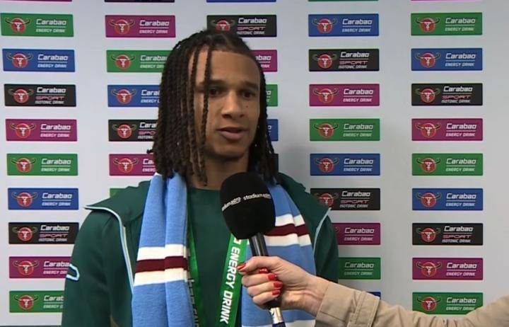  曼城后卫阿克赛后感言；先回家休息，明天即赴国家队报到，庆祝时光短暂。 体育新闻