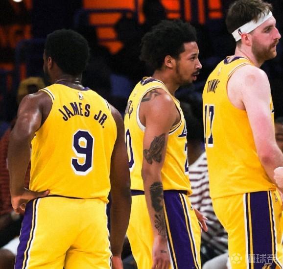  豪门陨落的惨痛轨迹：湖人被雷霆四度横扫背后的深层危机 体育新闻