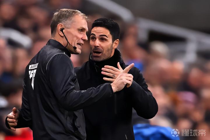 【深度】十年英超执法复盘：裁判系统如何成为这项运动的无名功臣