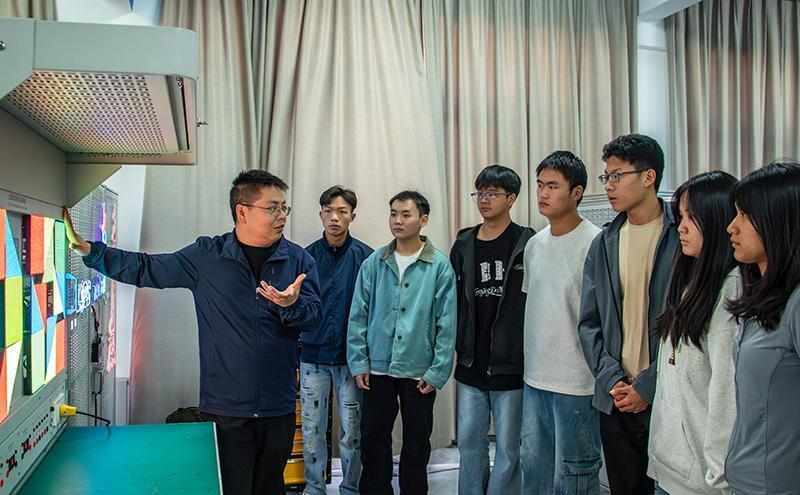  「匠师集群」破局：玉溪职教高质量发展的技术路径深度解析 教育招生