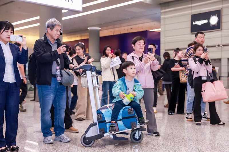  技术视角下的城市文化地标：手风琴声如何重构上海虹桥机场的公共艺术场景 文化旅游