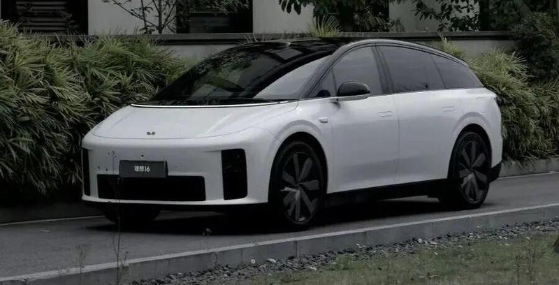  理想汽车2025年终奖真相：26省销售中台全额落空，研发普降三成的深层逻辑 汽车科技