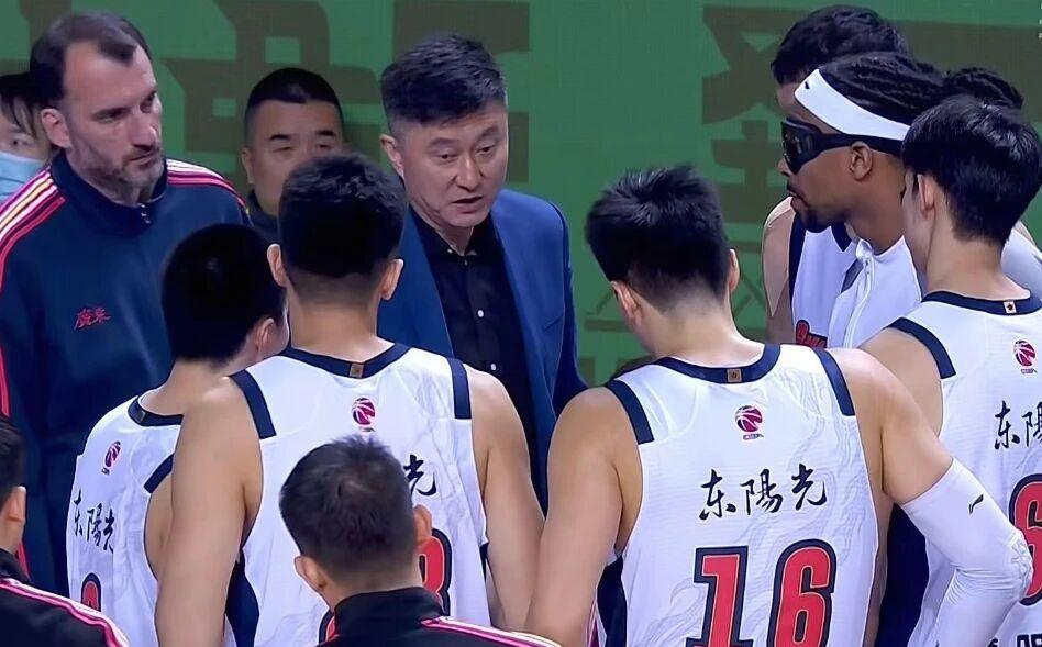  CBA外援军备竞赛背后的战术逻辑：三大豪强补强深度拆解 体育新闻