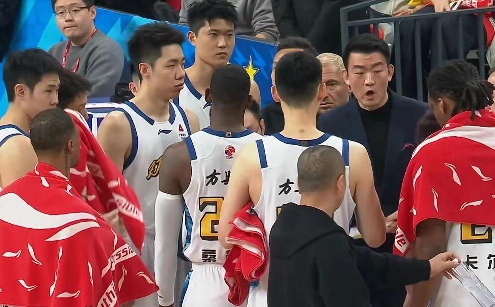  CBA外援军备竞赛背后的战术逻辑：三大豪强补强深度拆解 体育新闻