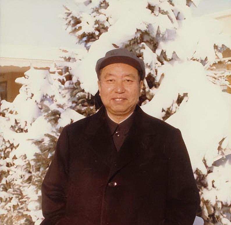  华国锋夫人韩芝俊的“低调生存哲学”：一个特殊家庭的边界管理智慧 文化旅游